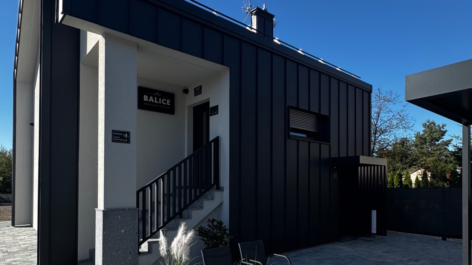 Taras i strefa wypoczynku – Balice Apartamenty Premium